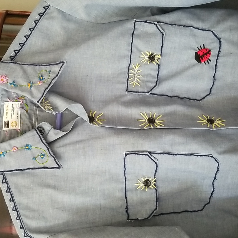 🦋Vintage embroidered shirt